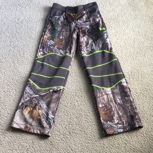 UnderArmour Boys Medium Men’s Small Hunting Gear